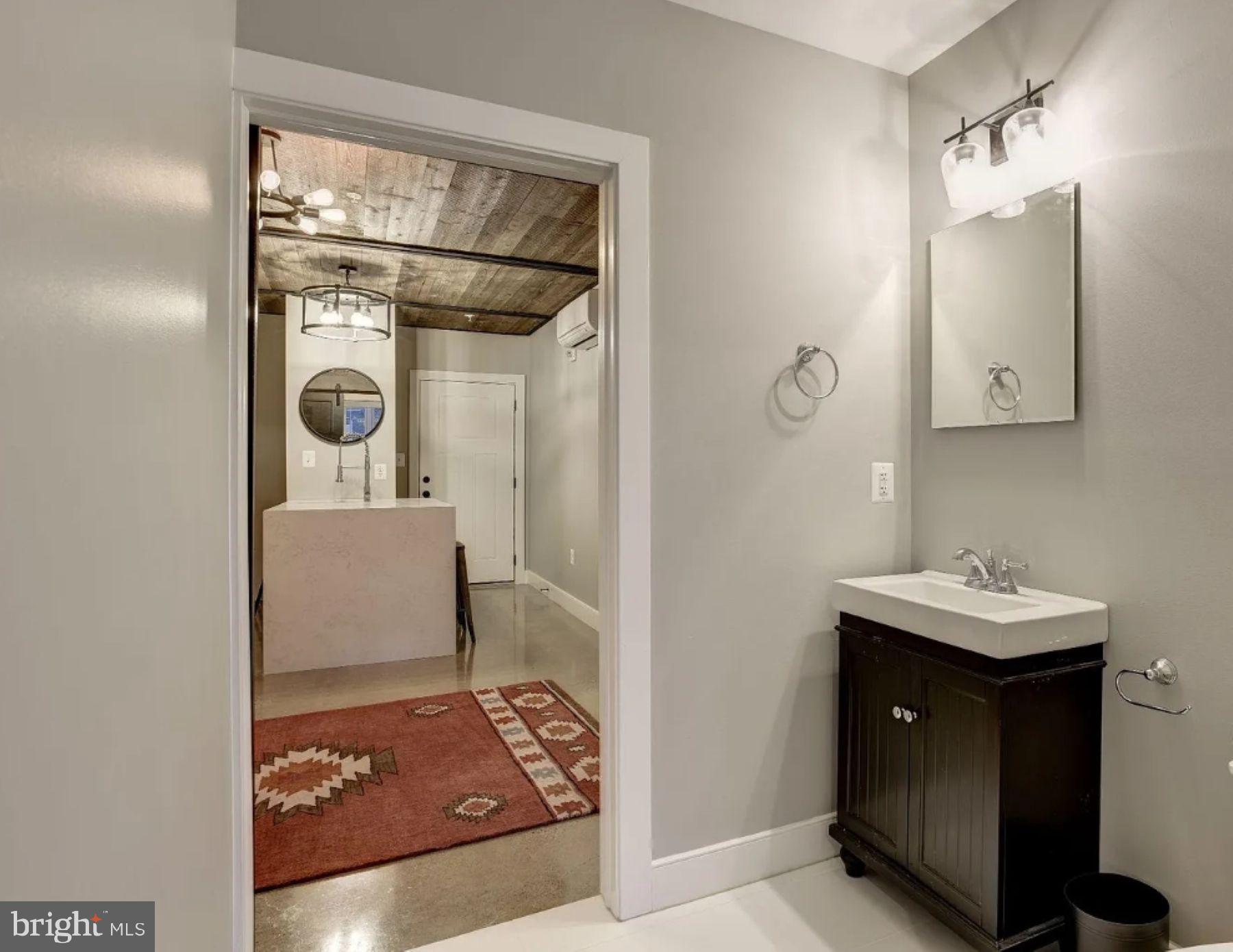 12 W MONTGOMERY STREET W 202