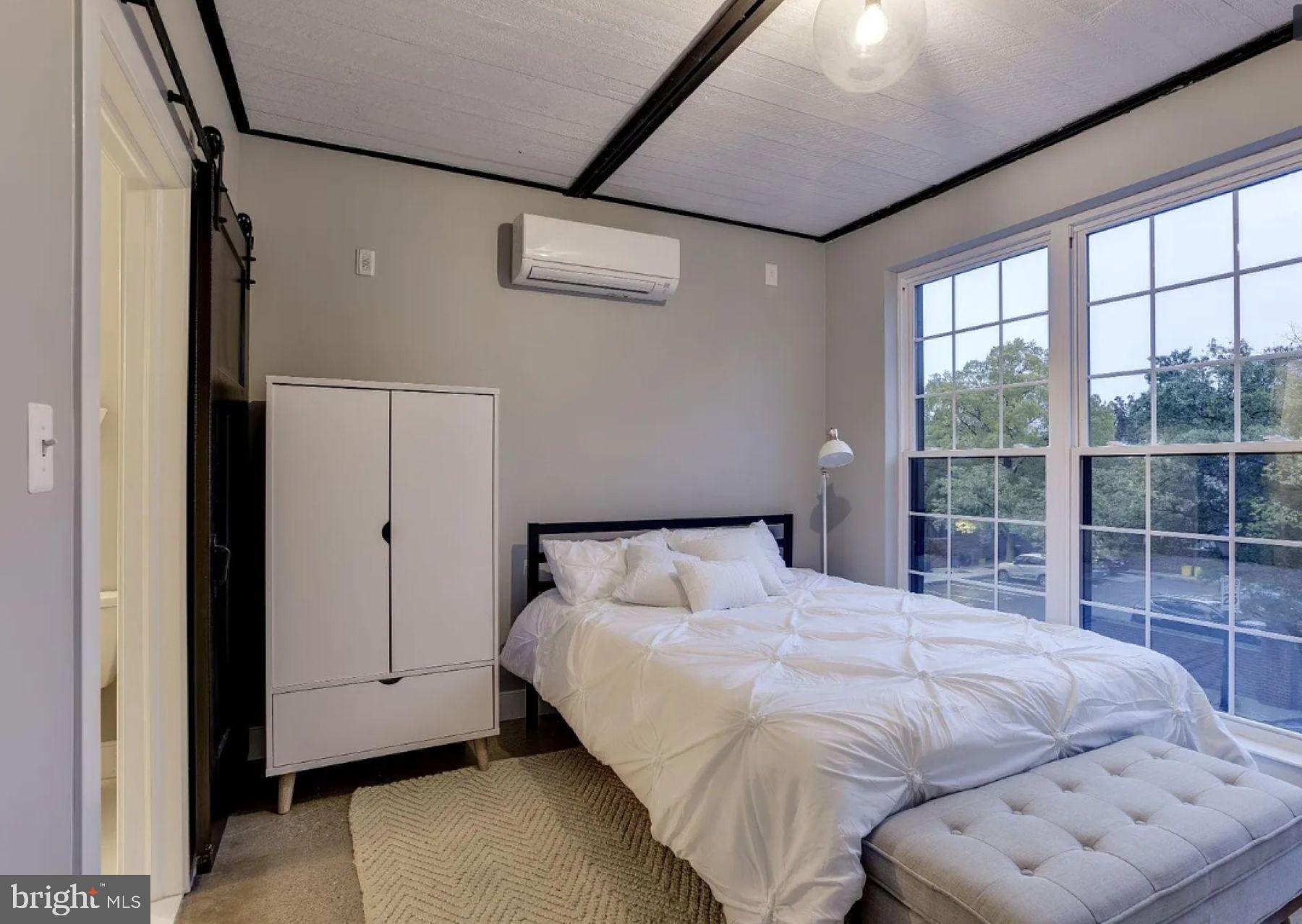 12 W MONTGOMERY STREET W 202
