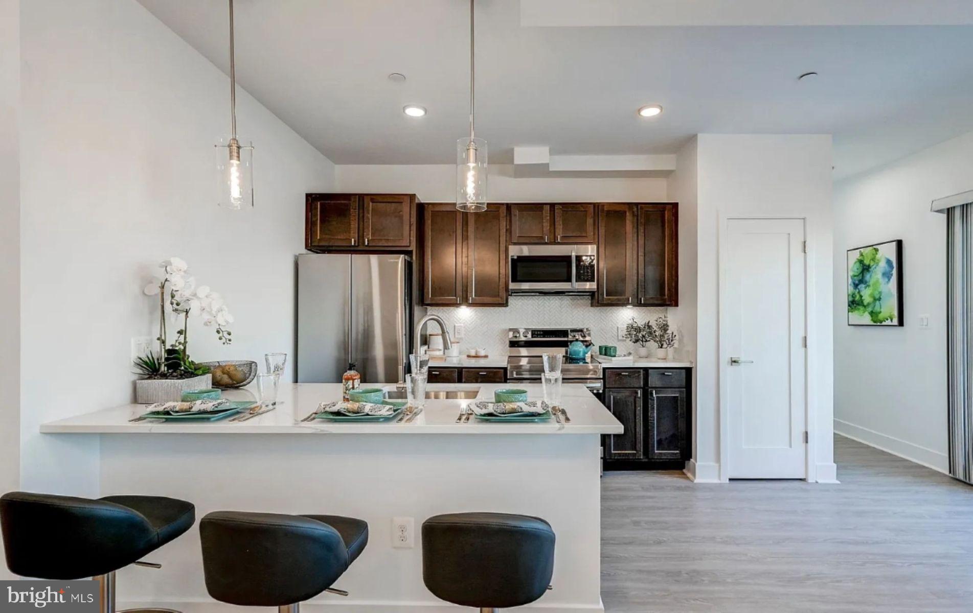 601 S BROADWAY 305