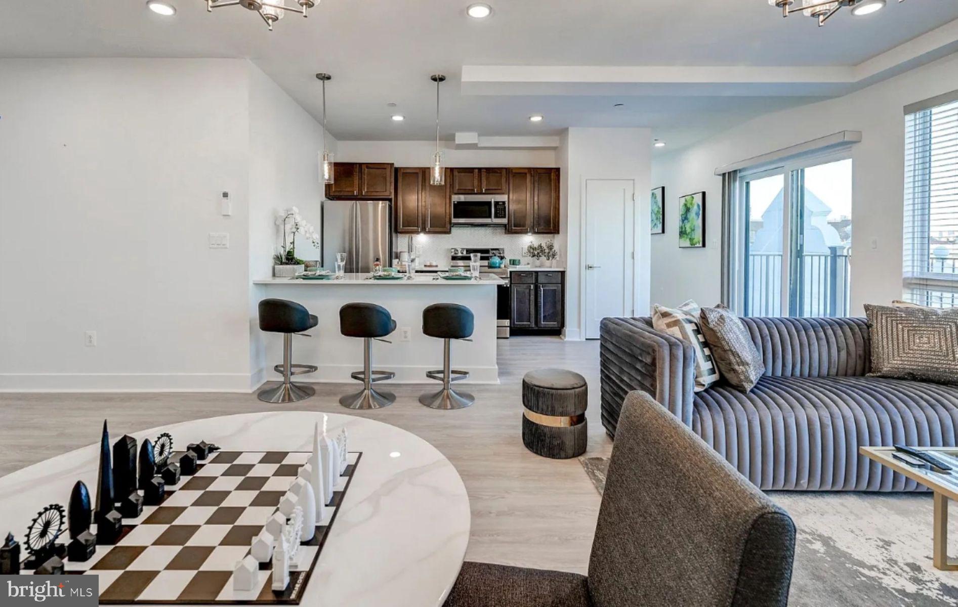 601 S BROADWAY 305