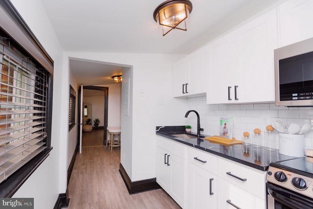 606 CATHEDRAL STREET Unit: 2A
