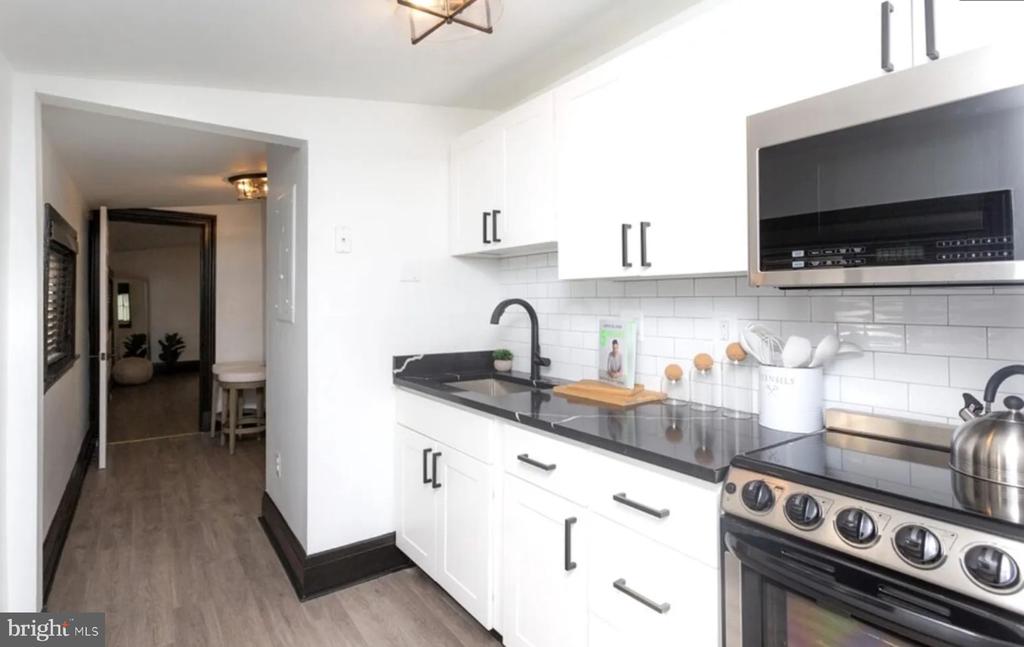610 CATHEDRAL STREET Unit: 1A