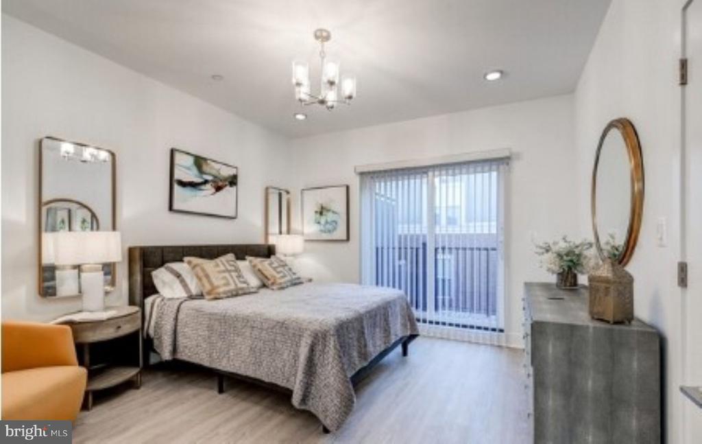 601 S BROADWAY Unit: 208