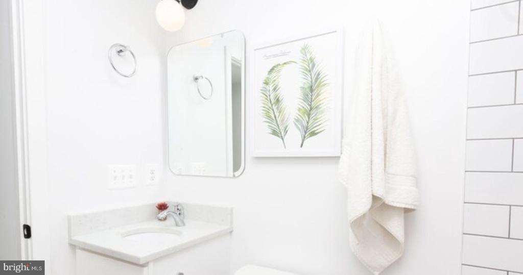 1719 EASTERN AVENUE Unit: 2D