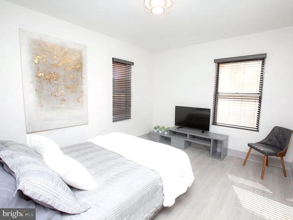 19 W MULBERRY STREET Unit: 6B