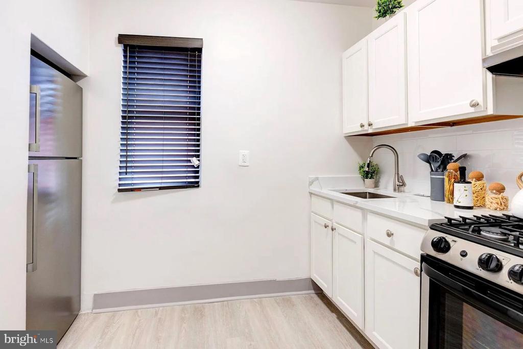 19 W MULBERRY STREET Unit: 6B