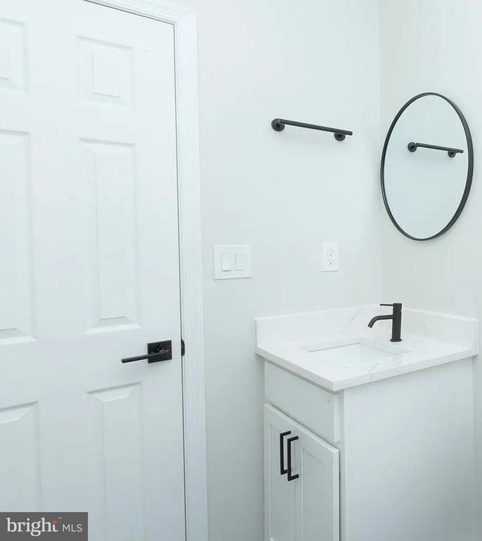 1122 N CALVERT STREET Unit: 205