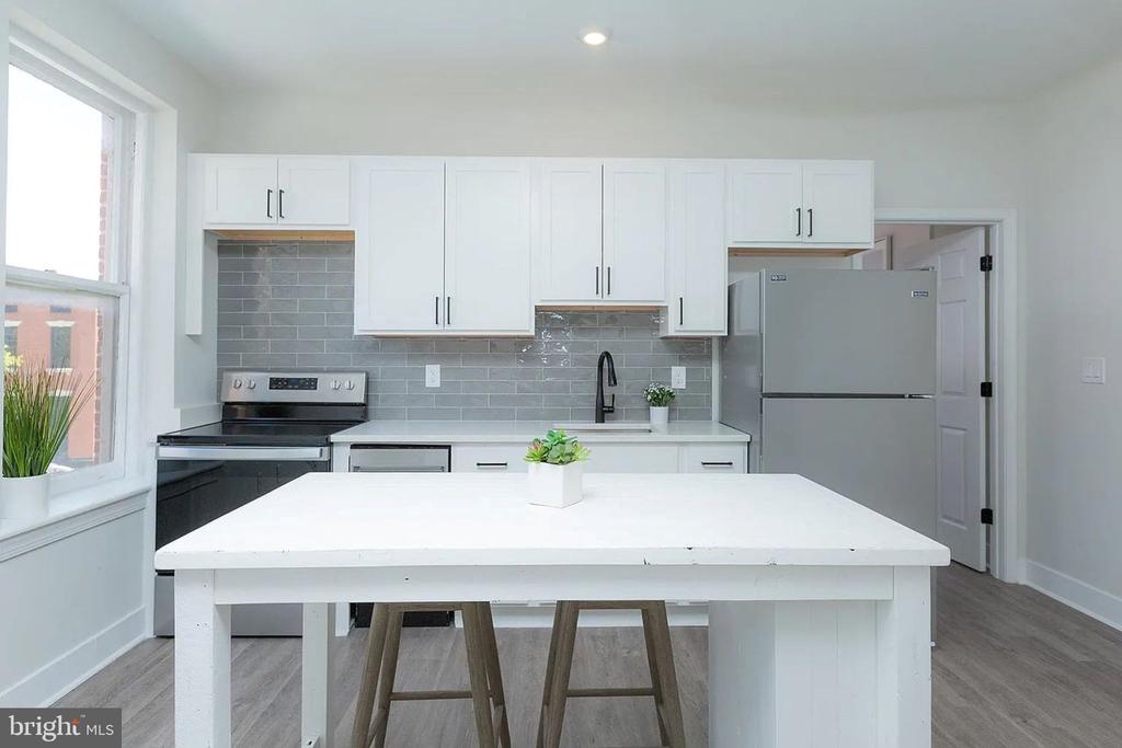 1122 N CALVERT STREET Unit: 205