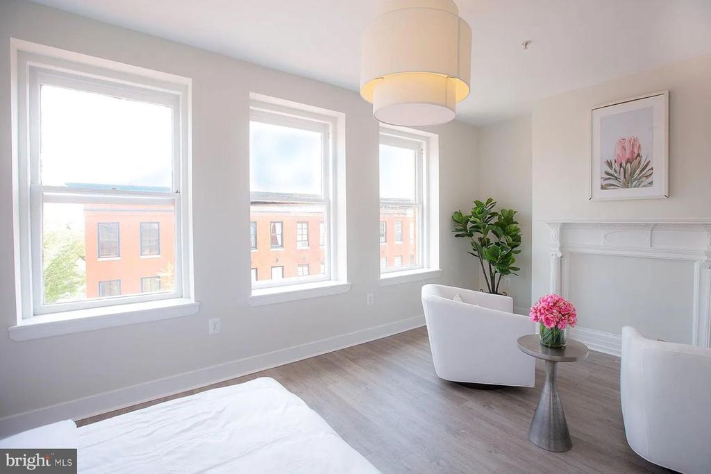 1122 N CALVERT STREET Unit: 205