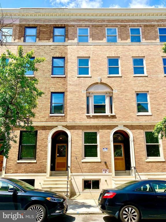 1122 N CALVERT STREET Unit: 205