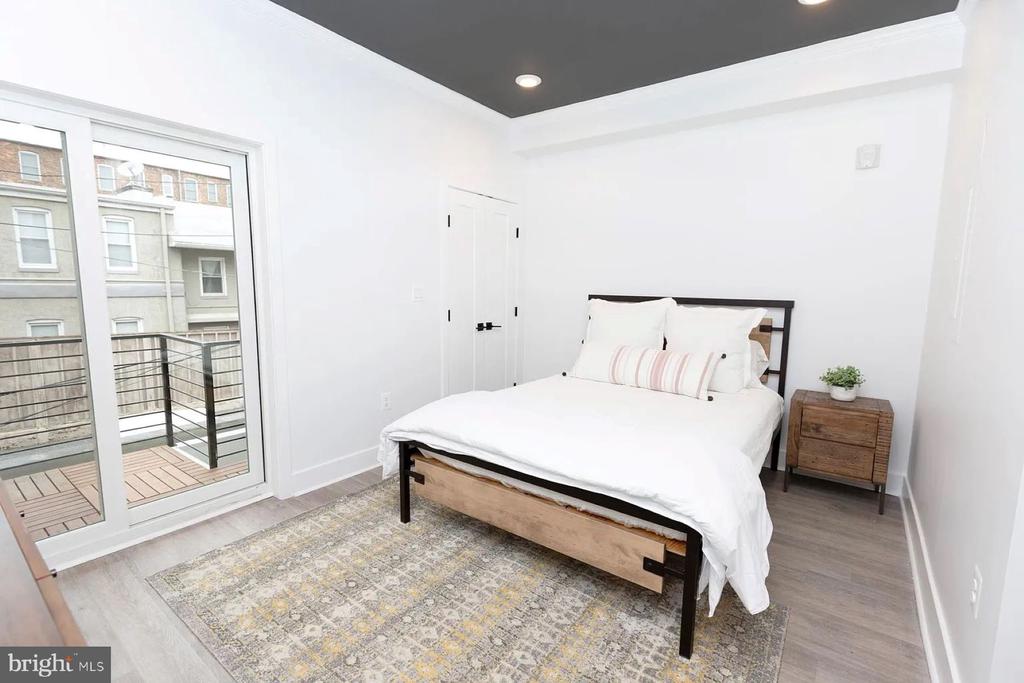 1742 FLEET STREET Unit: 203