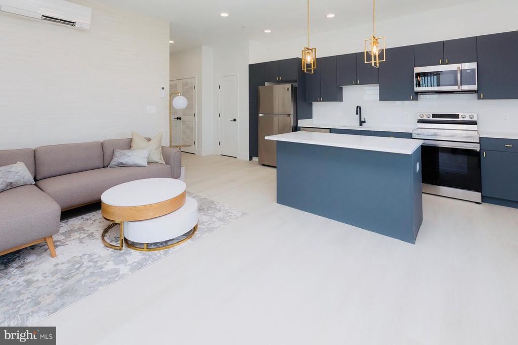 520 S CAROLINE STREET Unit: 206