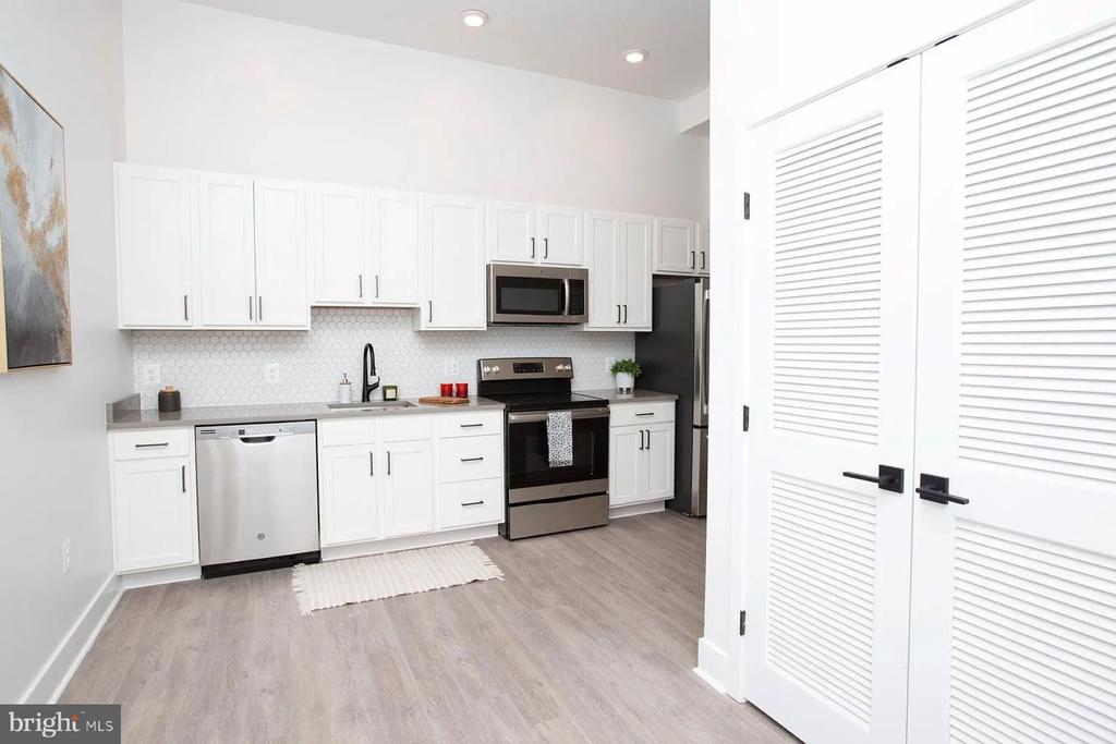 1742 FLEET STREET Unit: 303