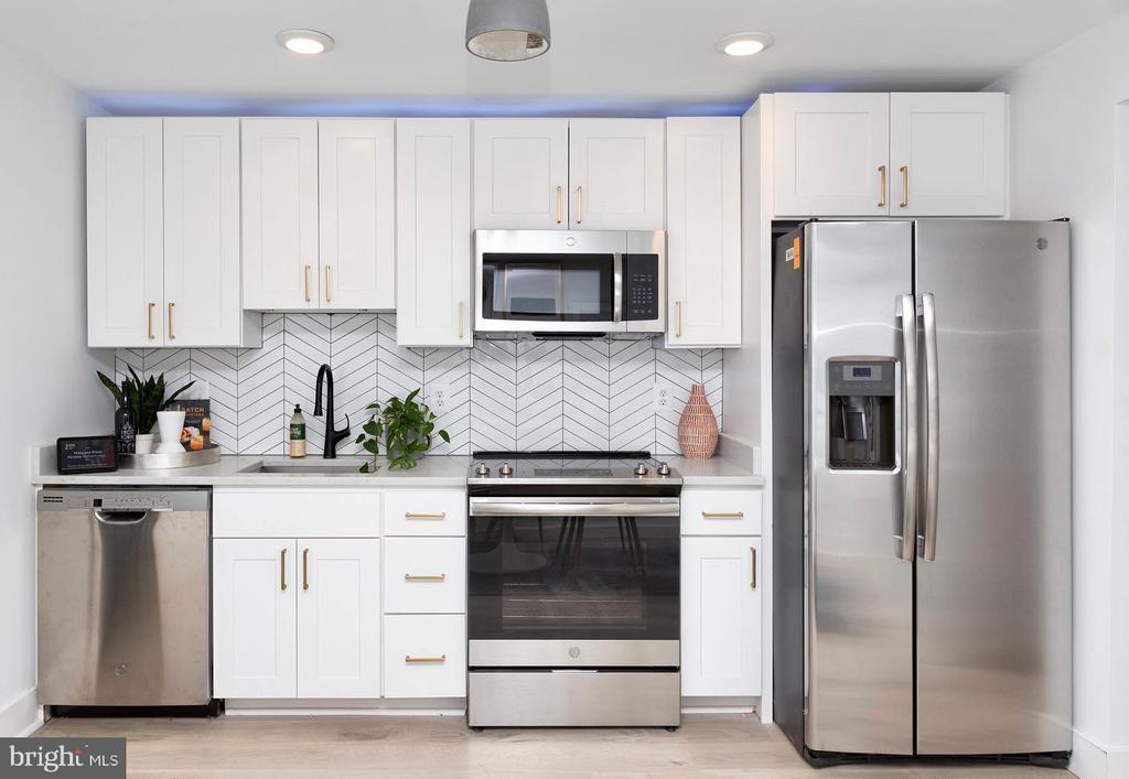 1719 EASTERN AVENUE Unit: 2B