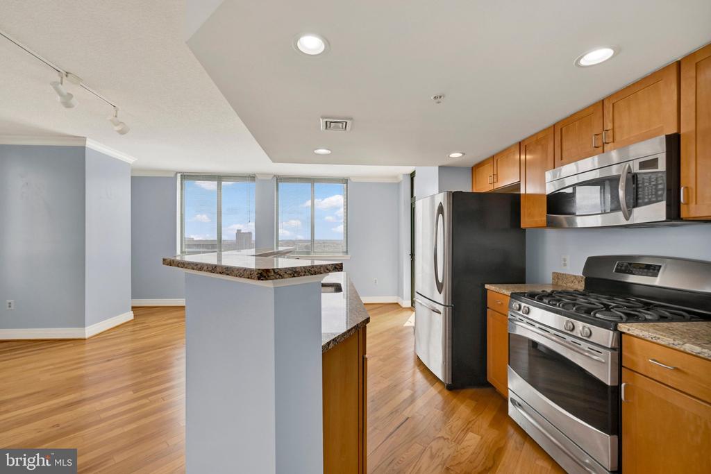 414 WATER STREET Unit: 1802