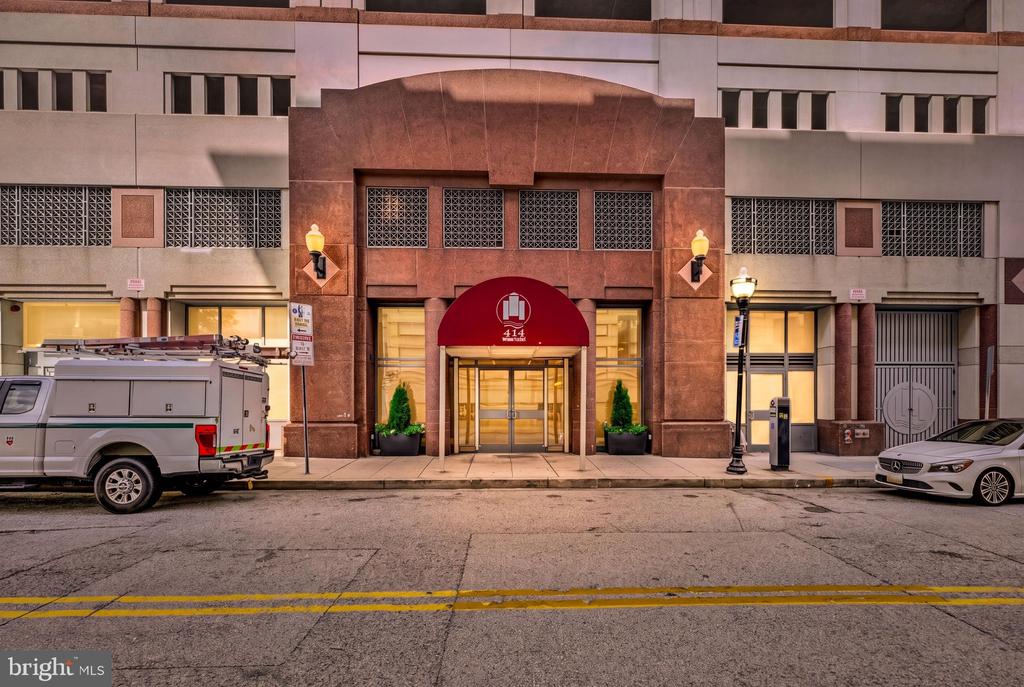 414 WATER STREET Unit: 1802