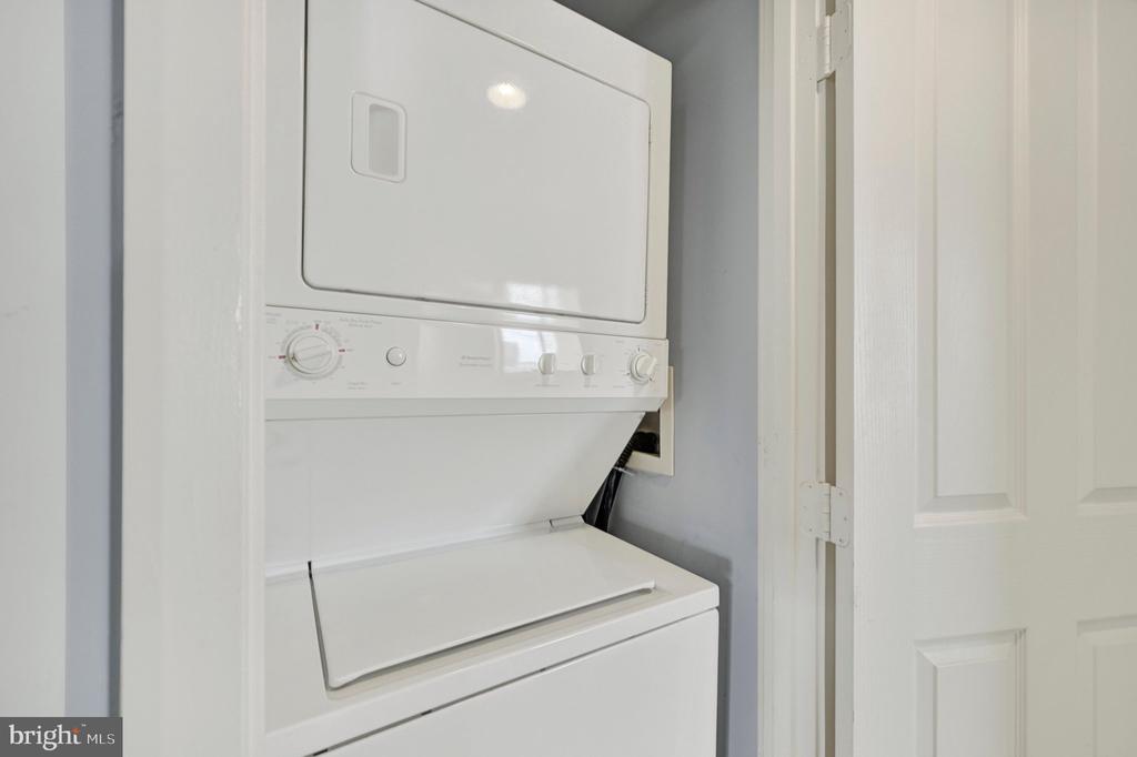 414 WATER STREET Unit: 1802
