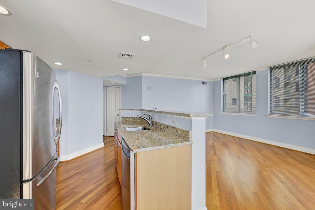 414 WATER STREET Unit: 1802
