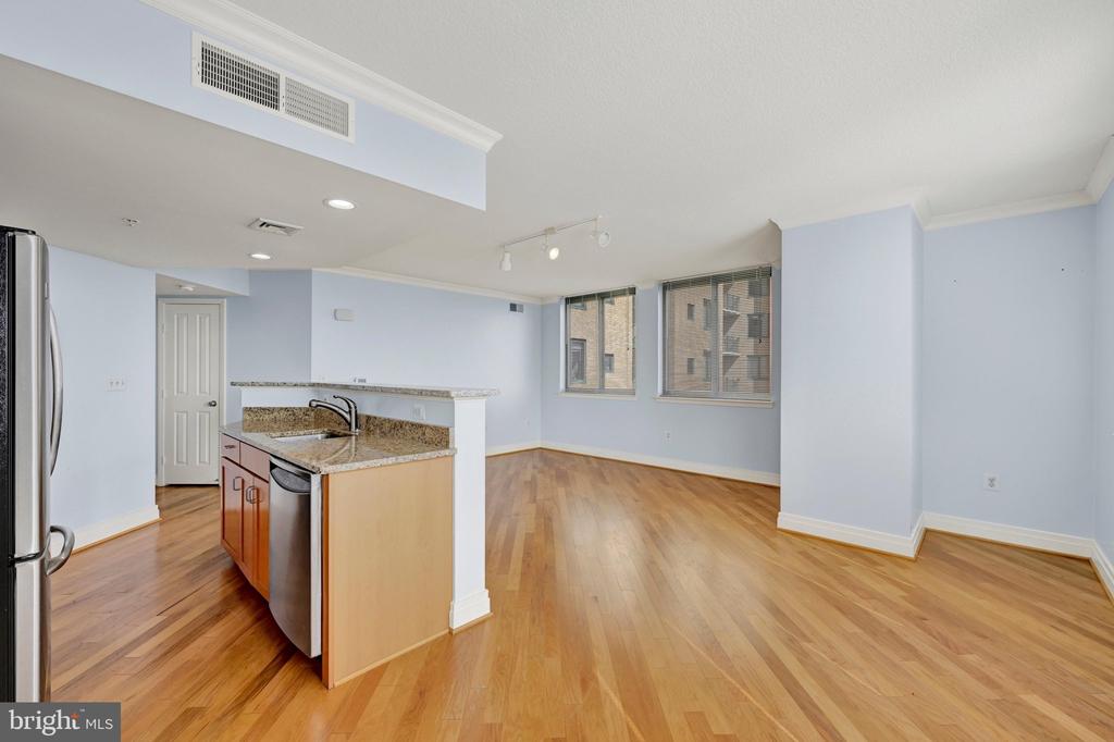 414 WATER STREET Unit: 1802