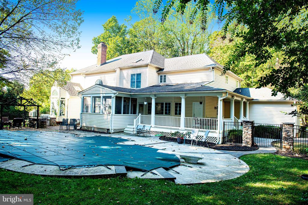 1652 BULLOCK CIRCLE