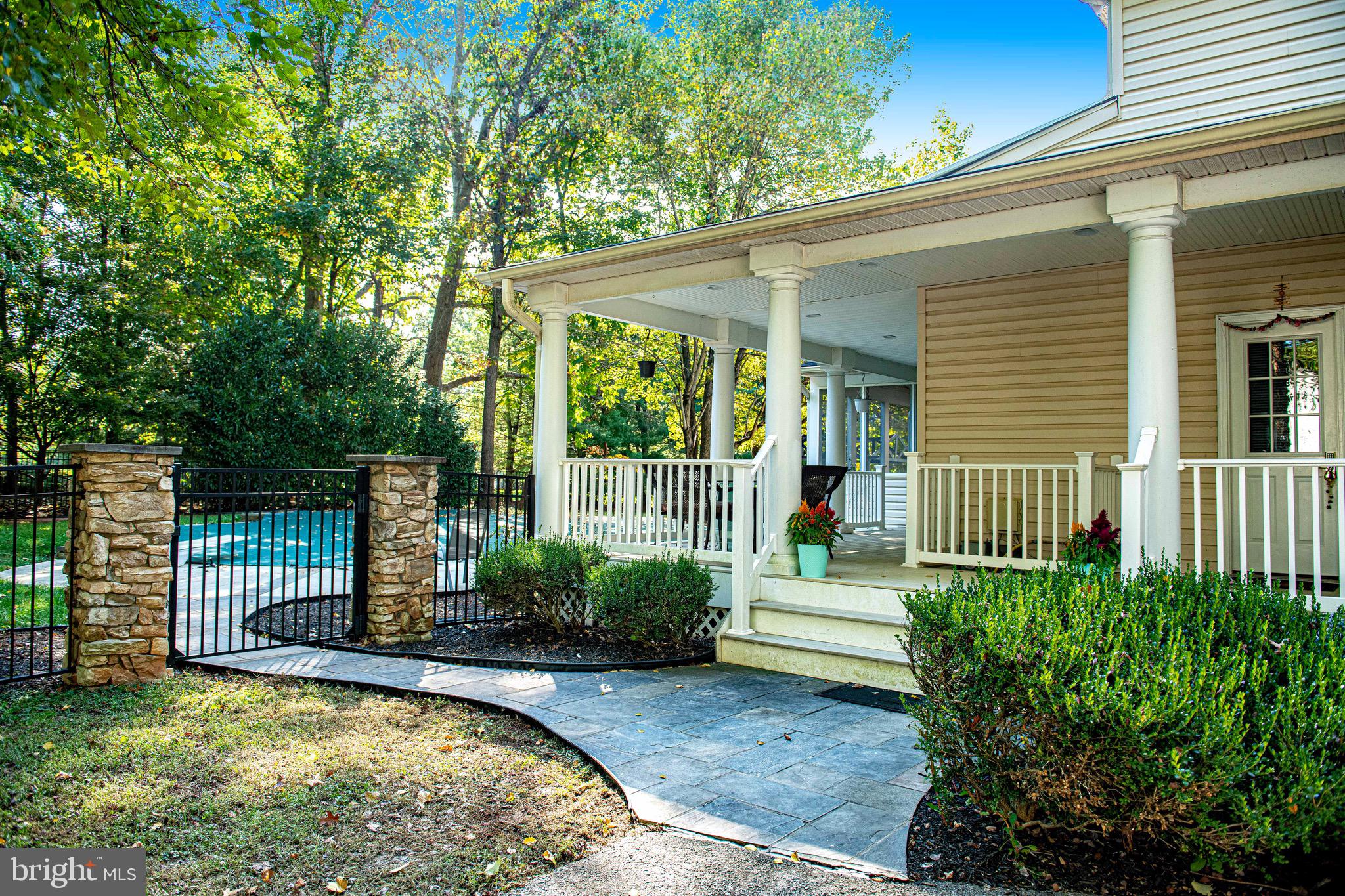 1652 BULLOCK CIRCLE
