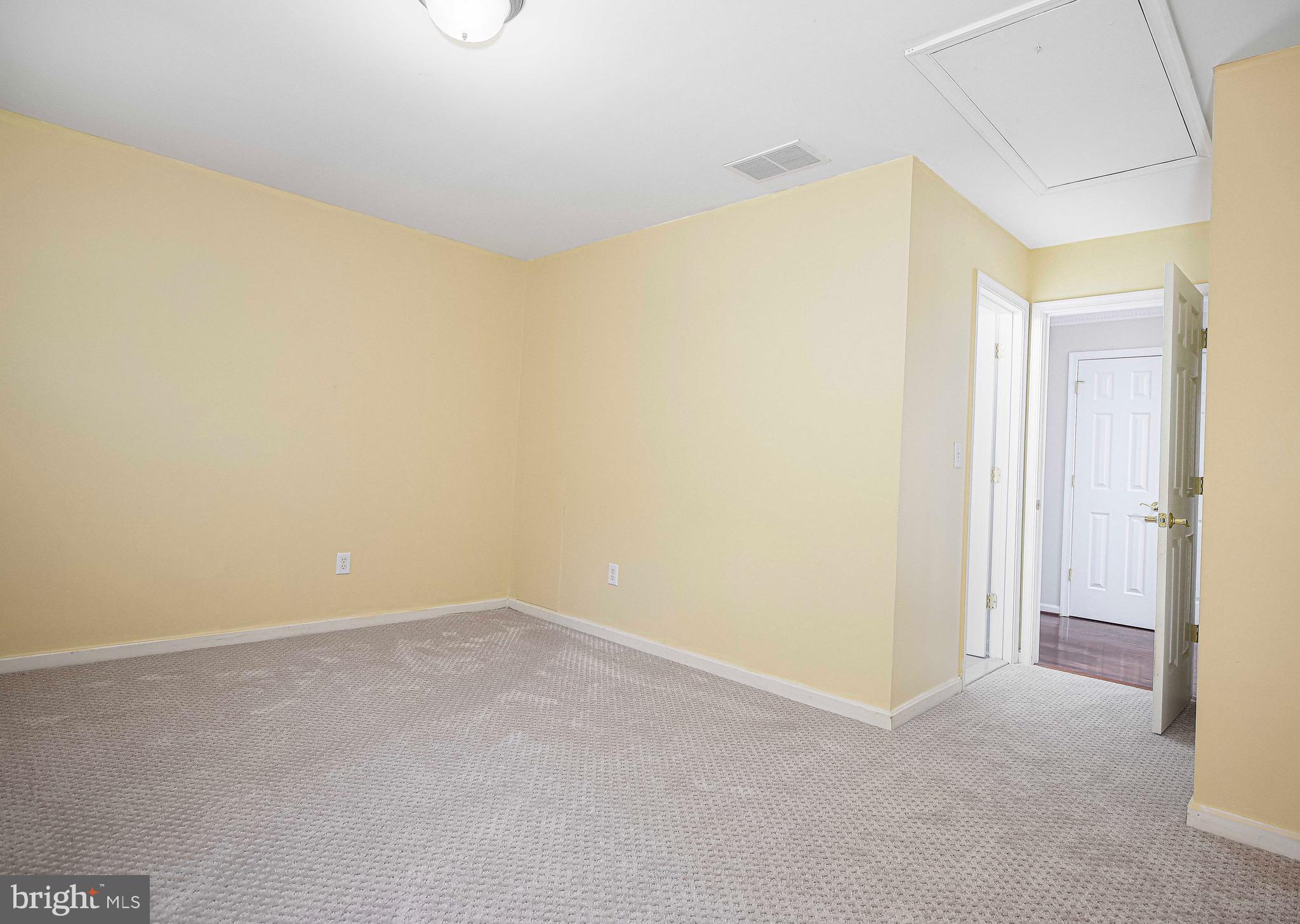 1652 BULLOCK CIRCLE