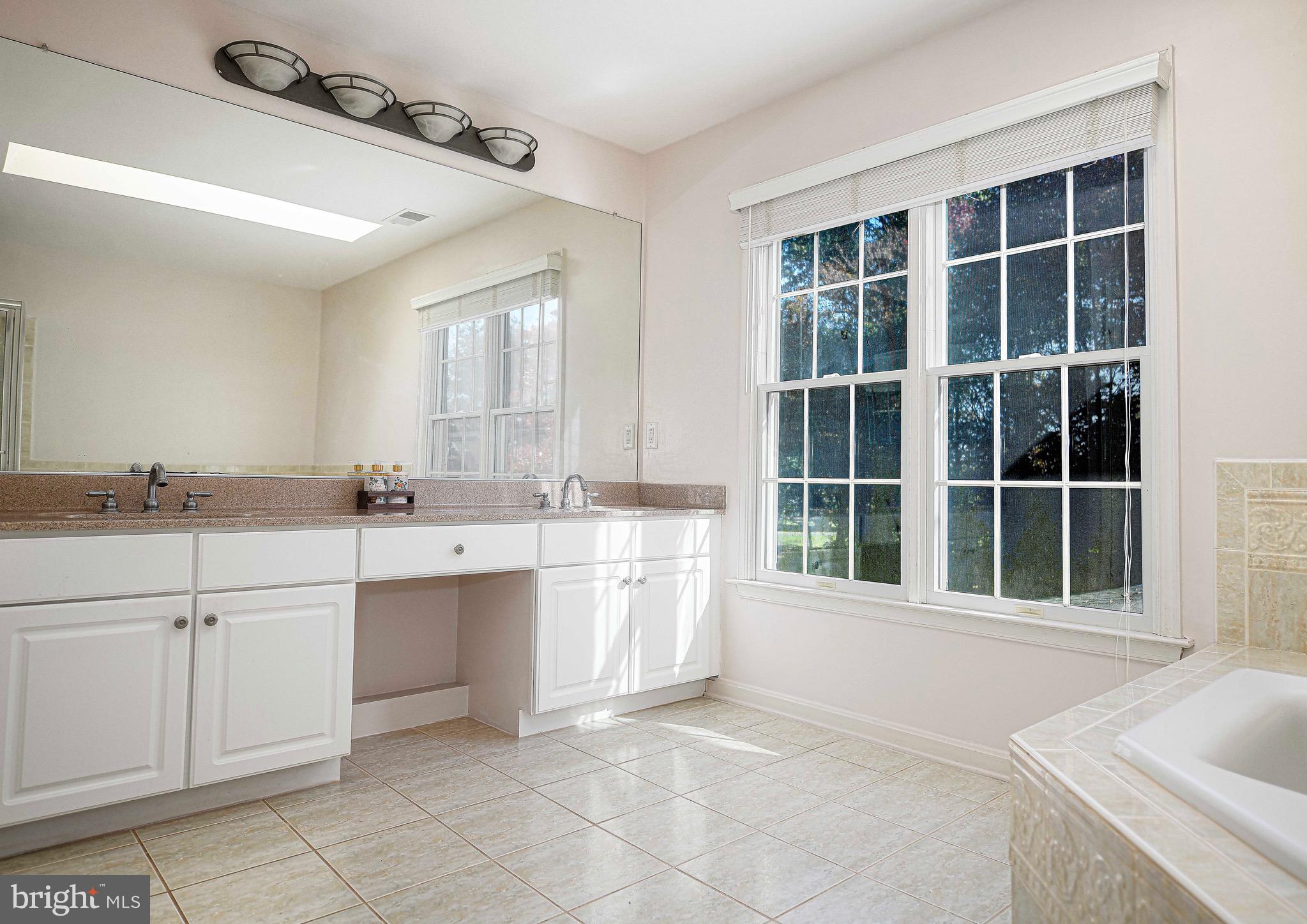 1652 BULLOCK CIRCLE