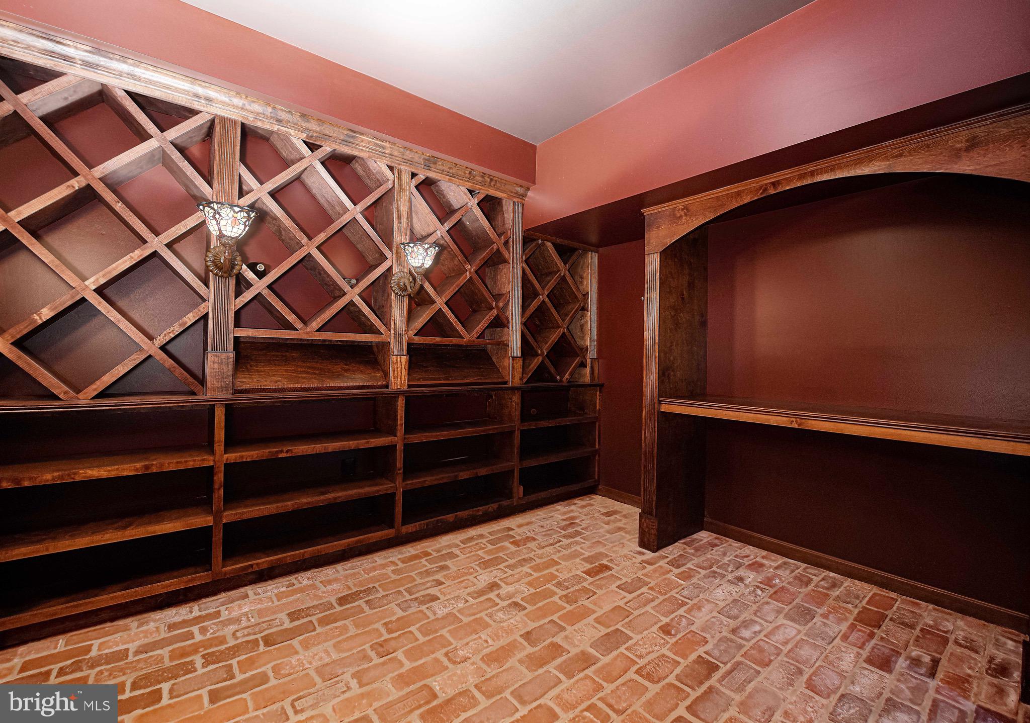 1652 BULLOCK CIRCLE