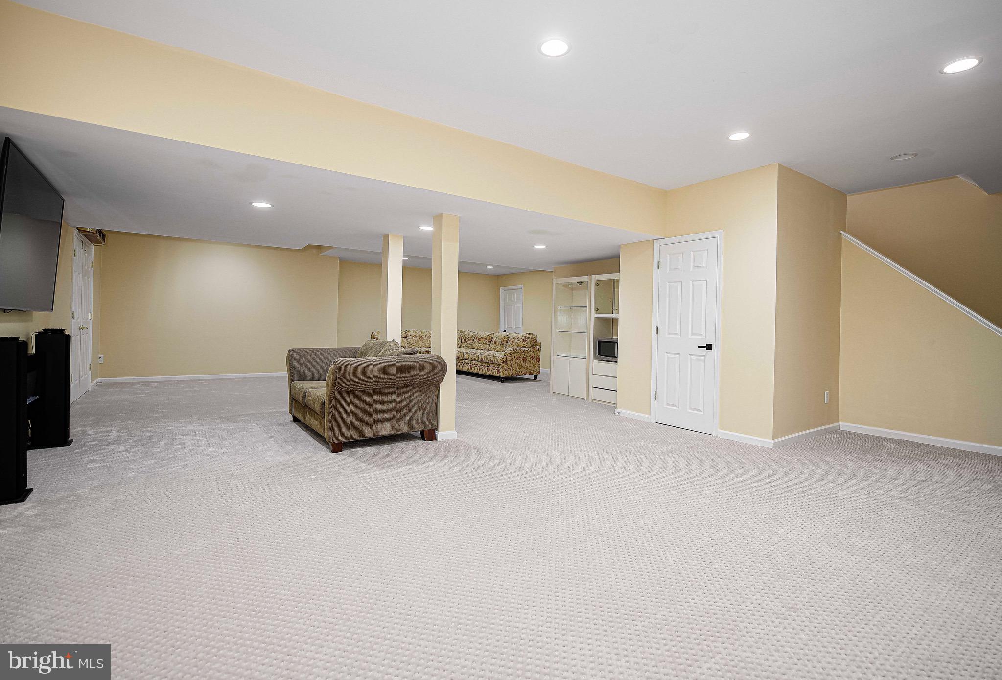 1652 BULLOCK CIRCLE
