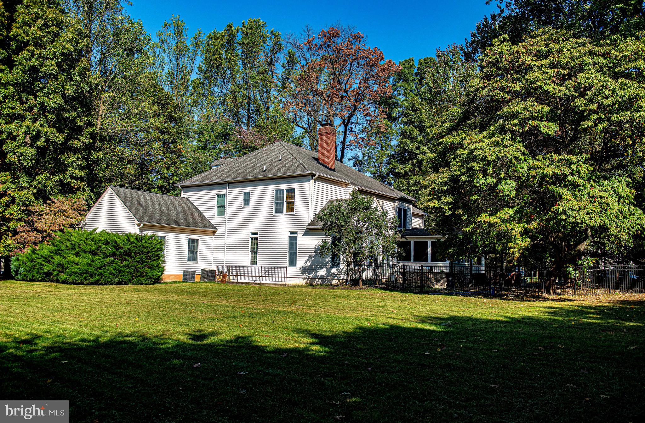 1652 BULLOCK CIRCLE