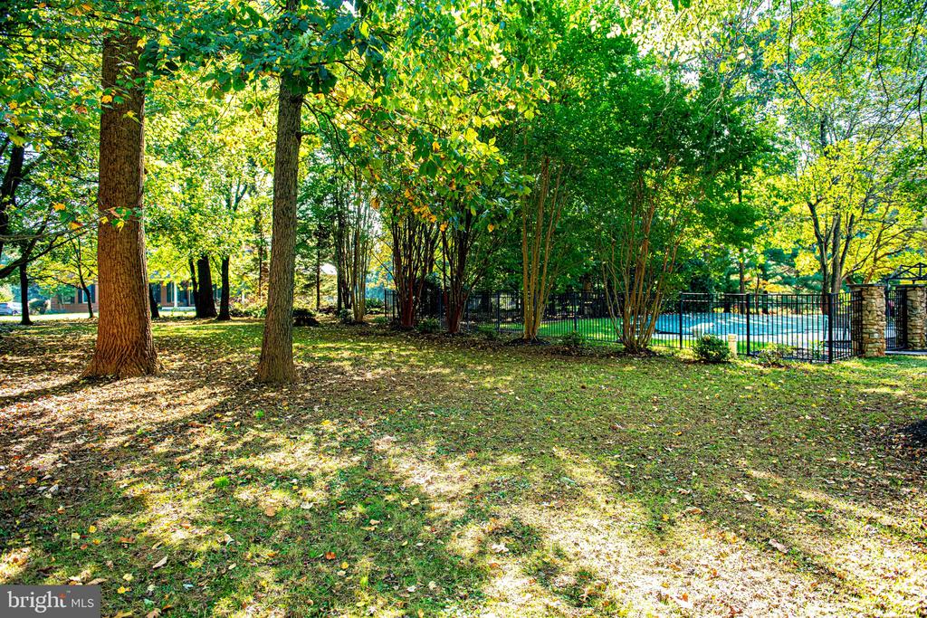 1652 BULLOCK CIRCLE