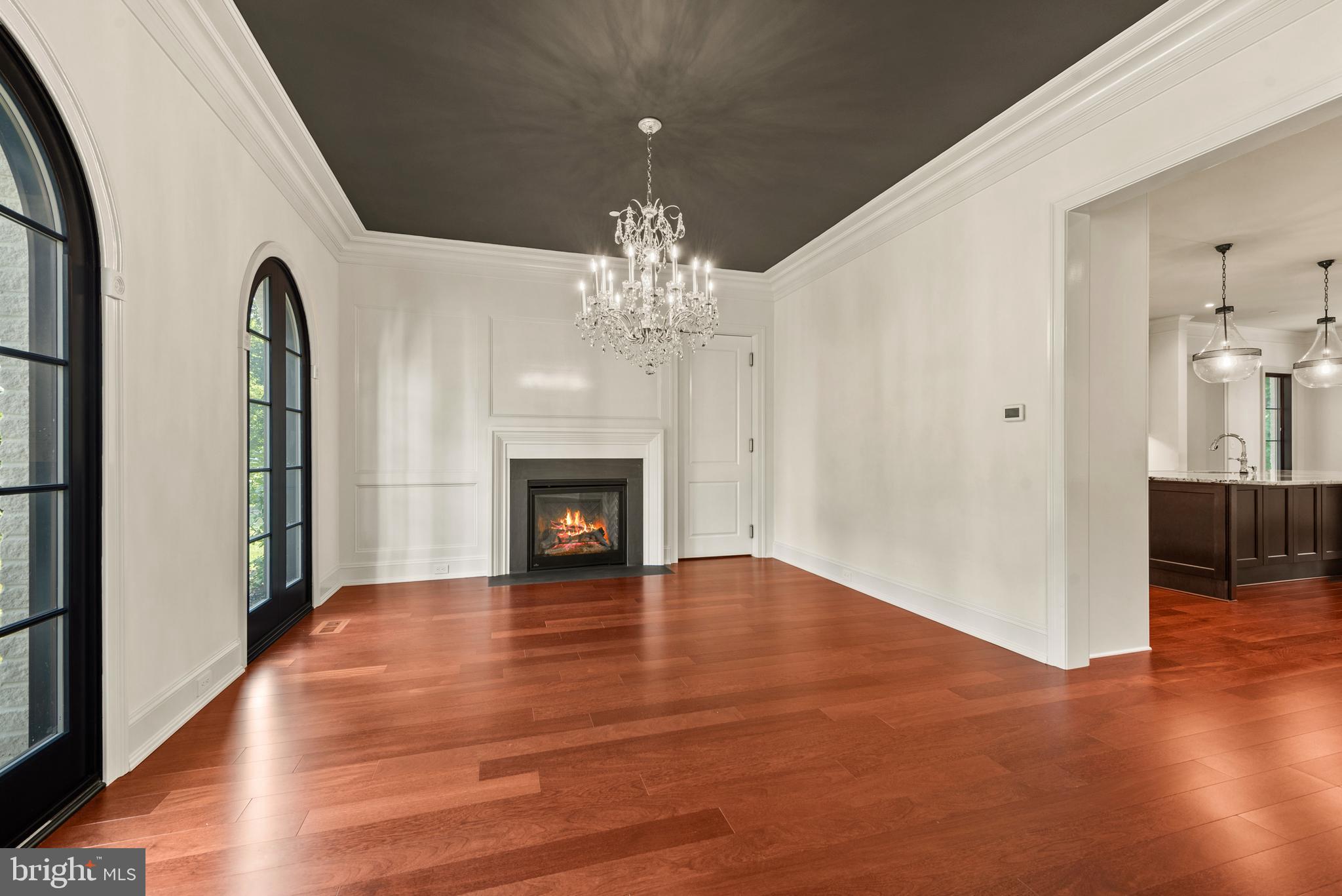 928 FENARIO CIRCLE