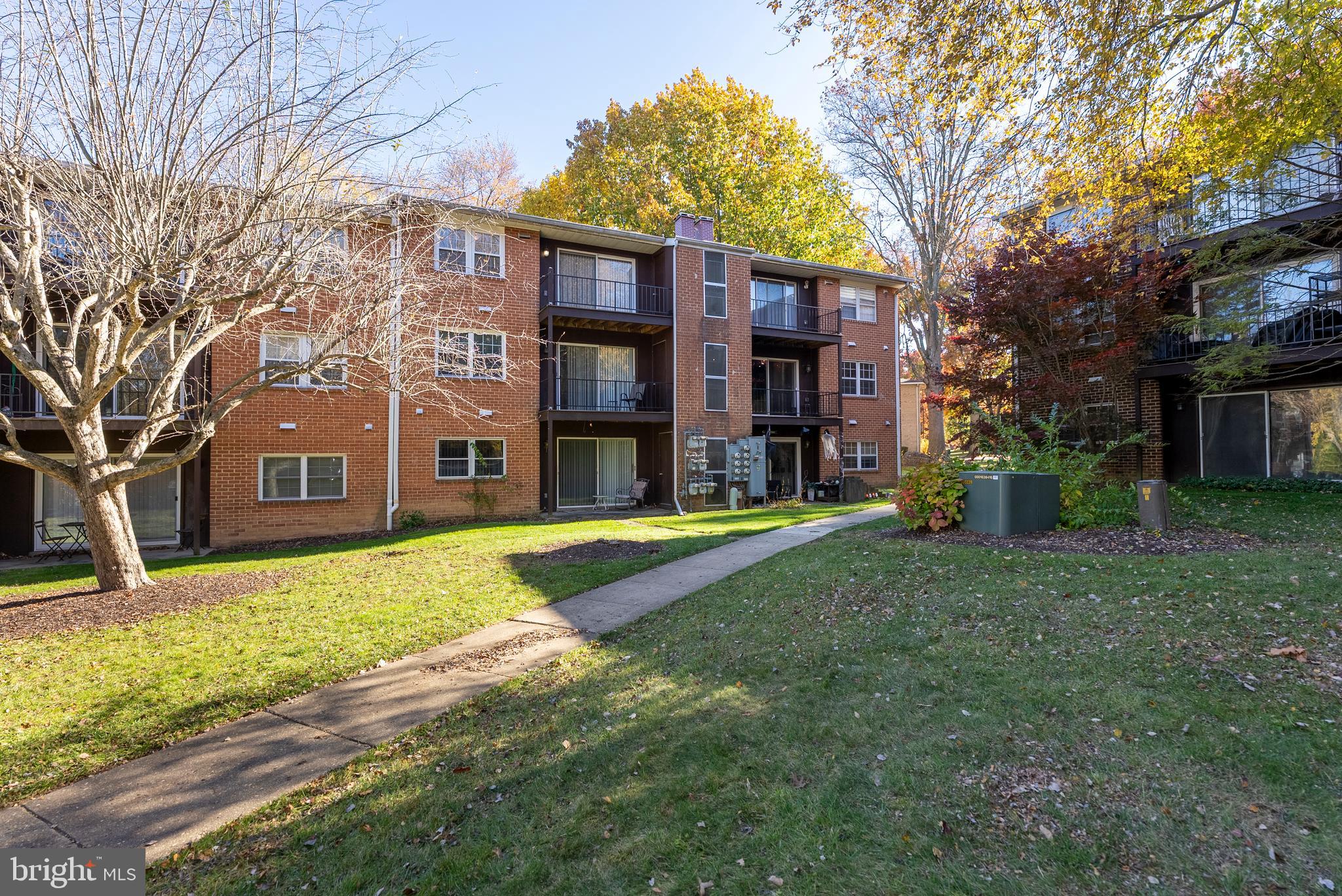 240 CROCKER DRIVE F 240-F