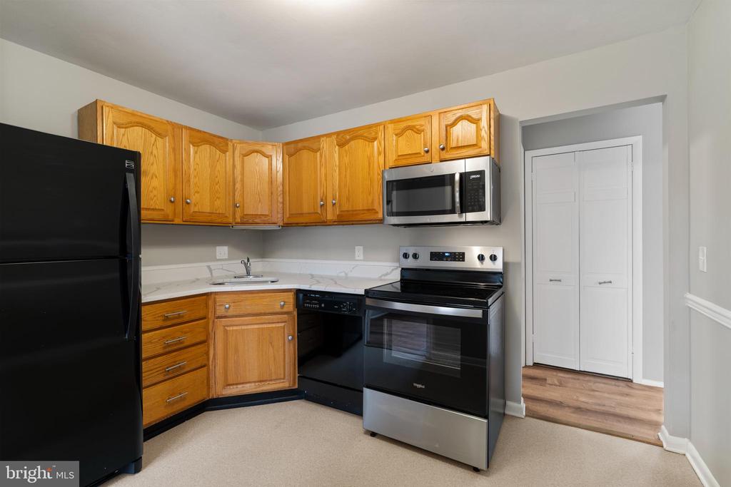 240 CROCKER DRIVE F 240-F
