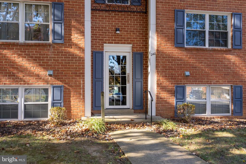 240 CROCKER DRIVE F 240-F
