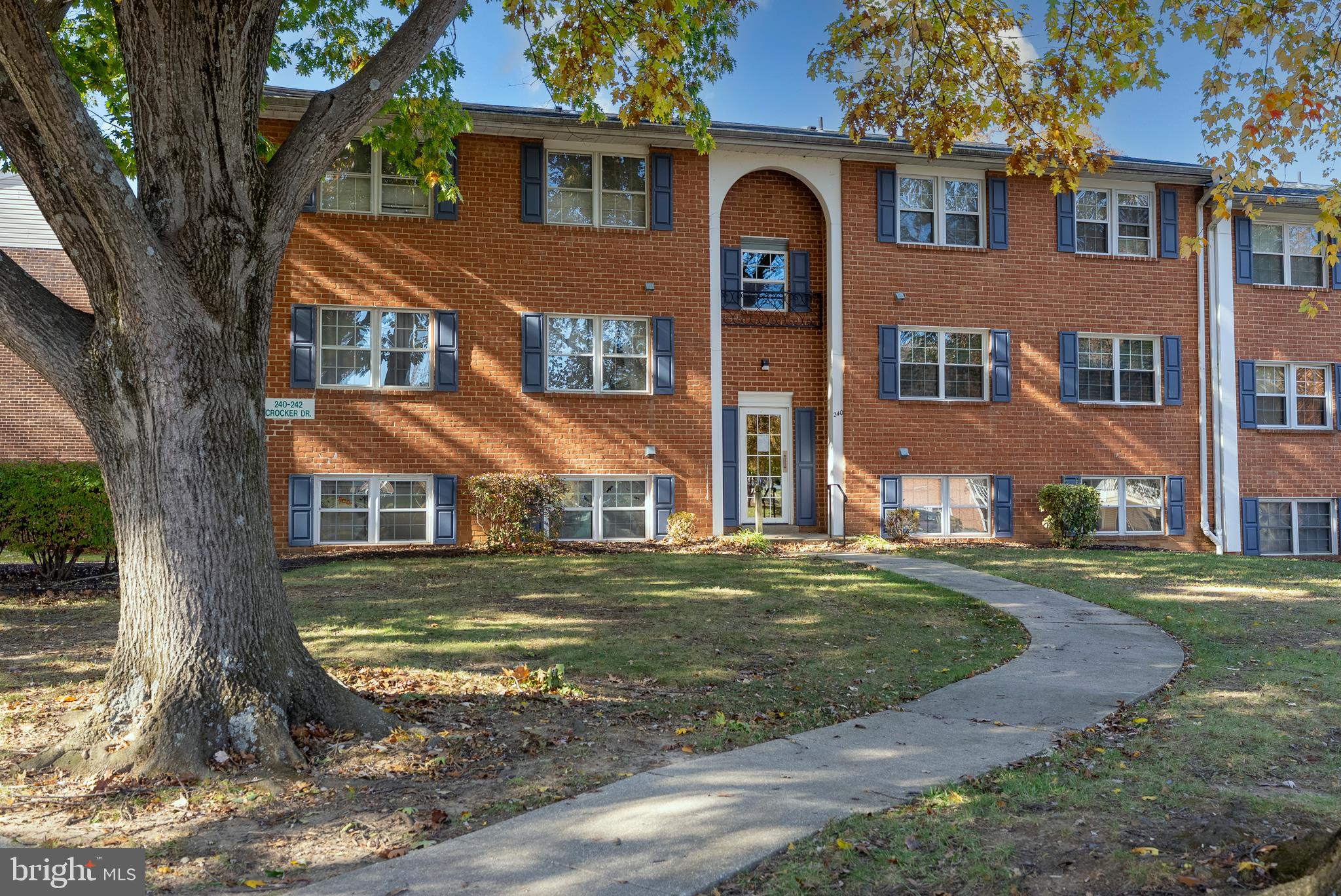 240 CROCKER DRIVE F 240-F