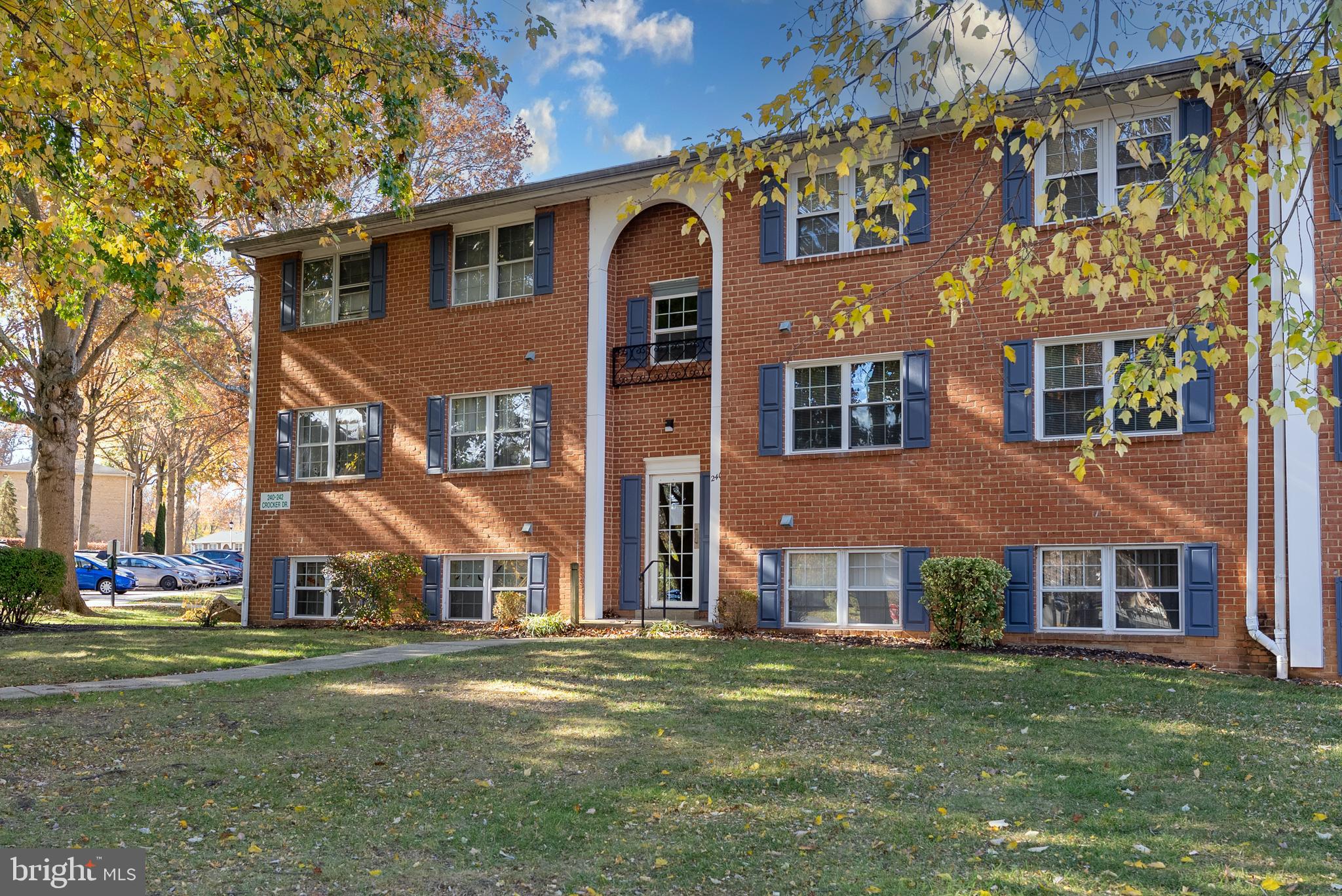 240 CROCKER DRIVE F 240-F