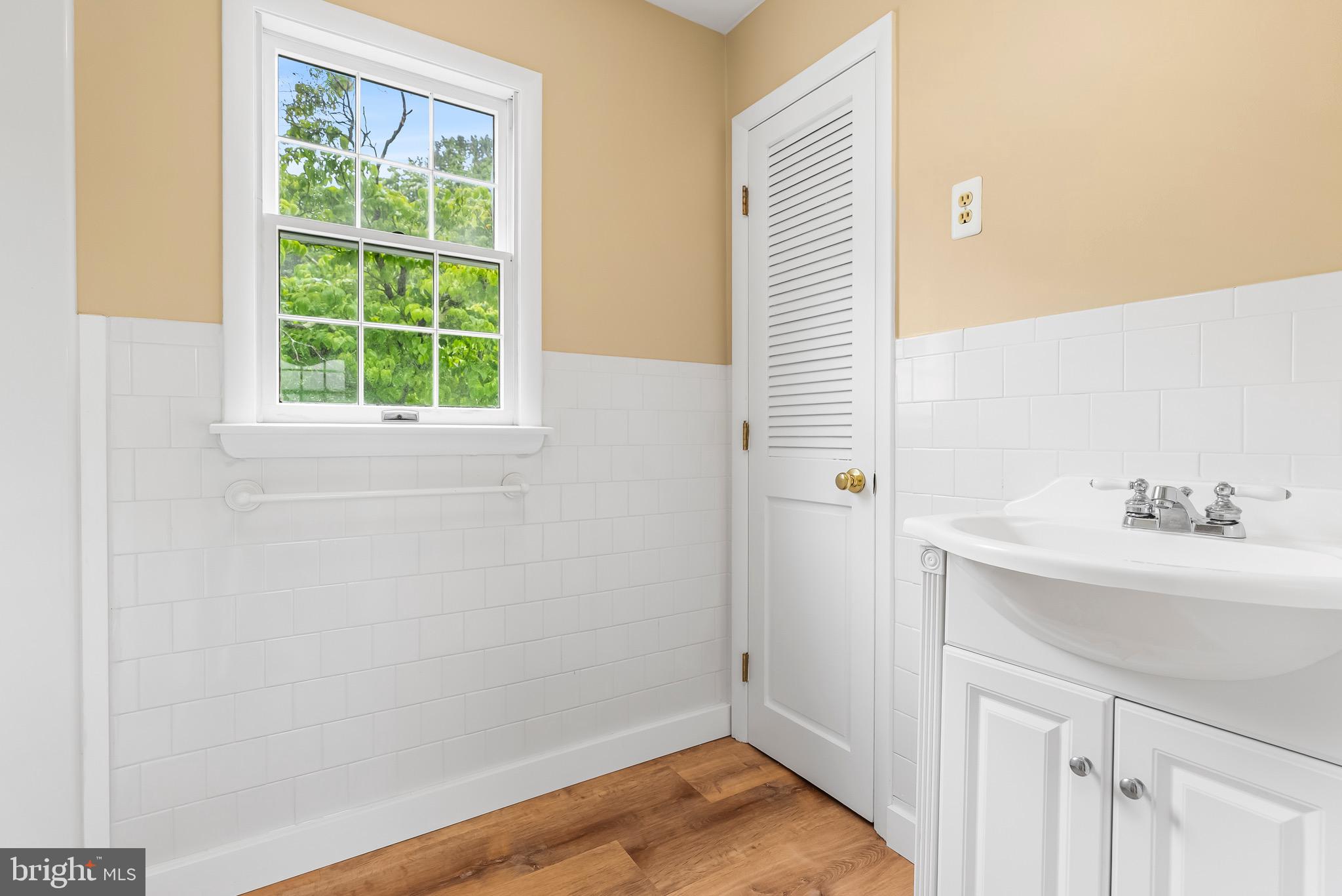 607 E WHEEL ROAD