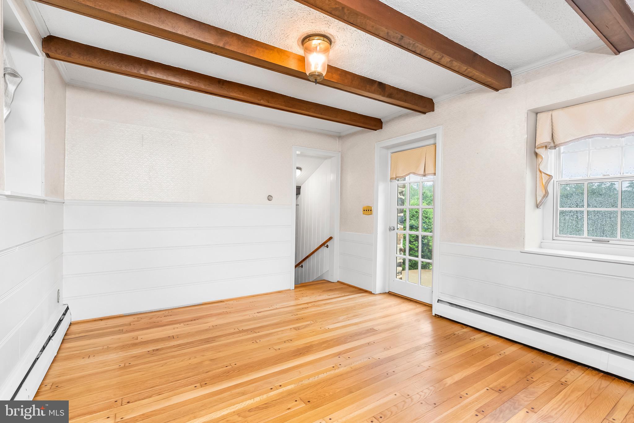 607 E WHEEL ROAD