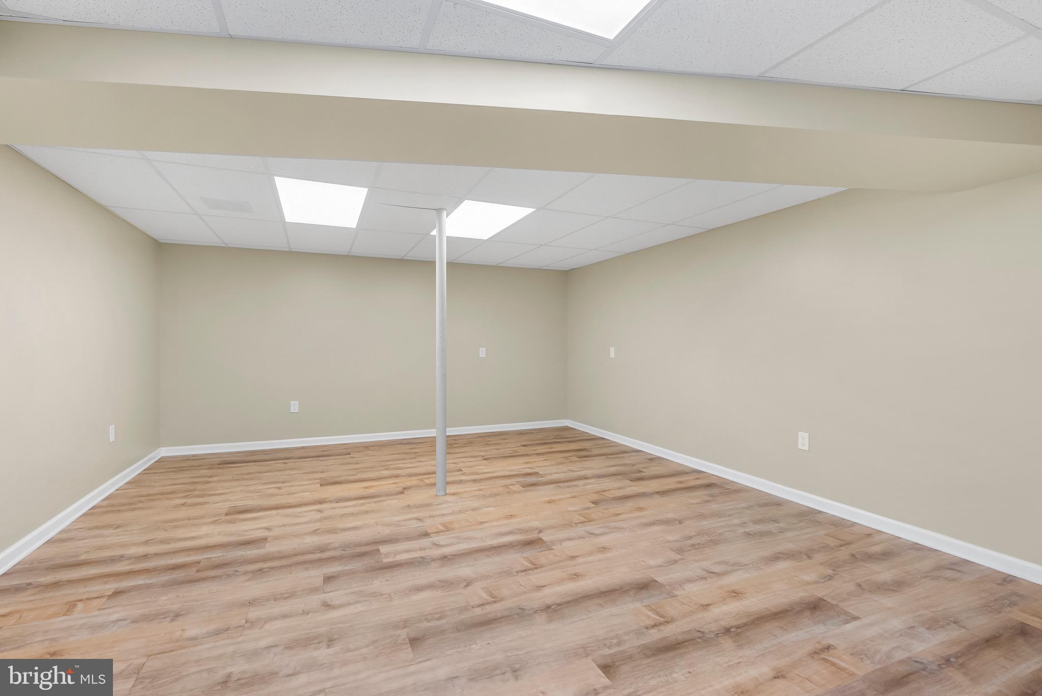 607 E WHEEL ROAD