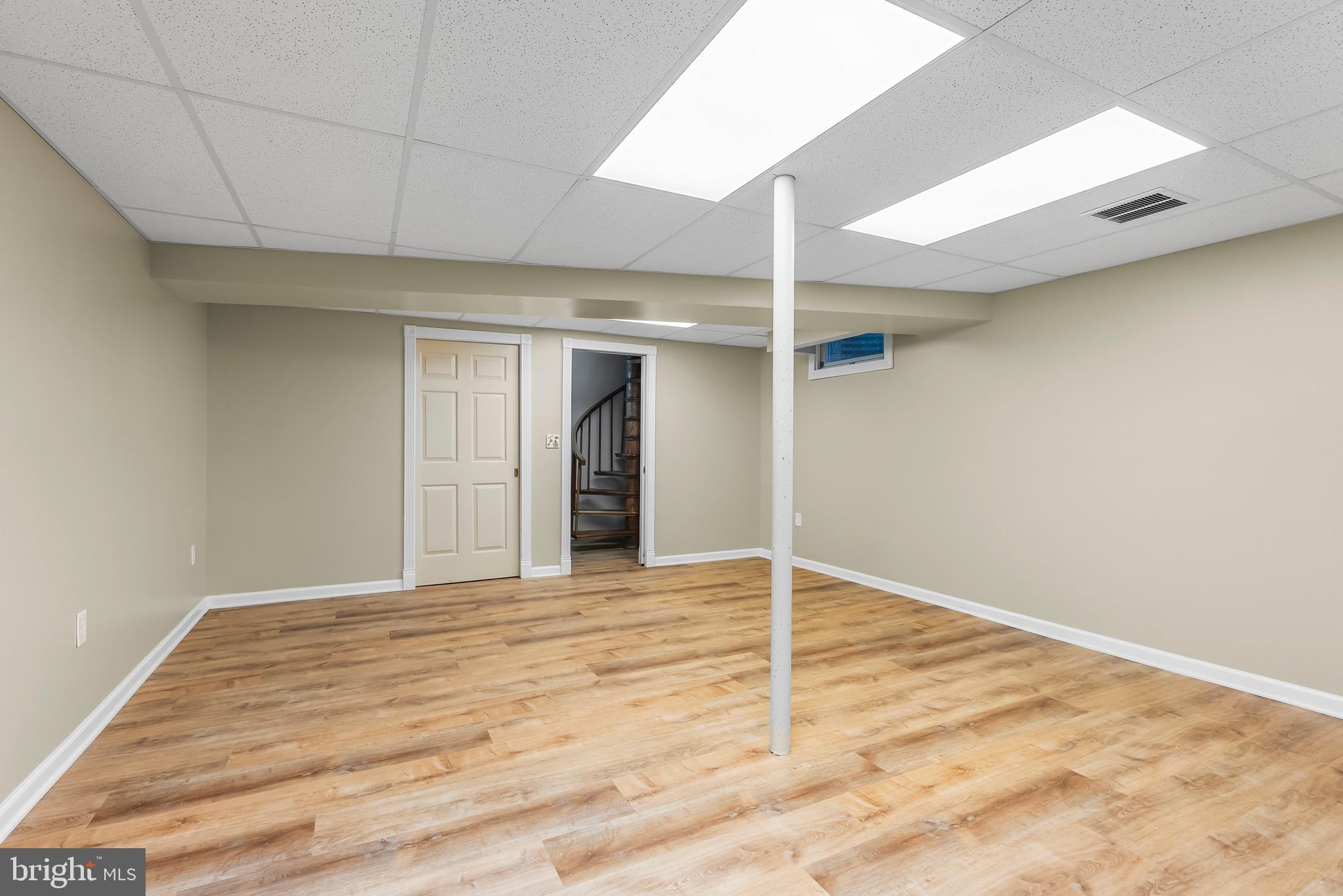 607 E WHEEL ROAD