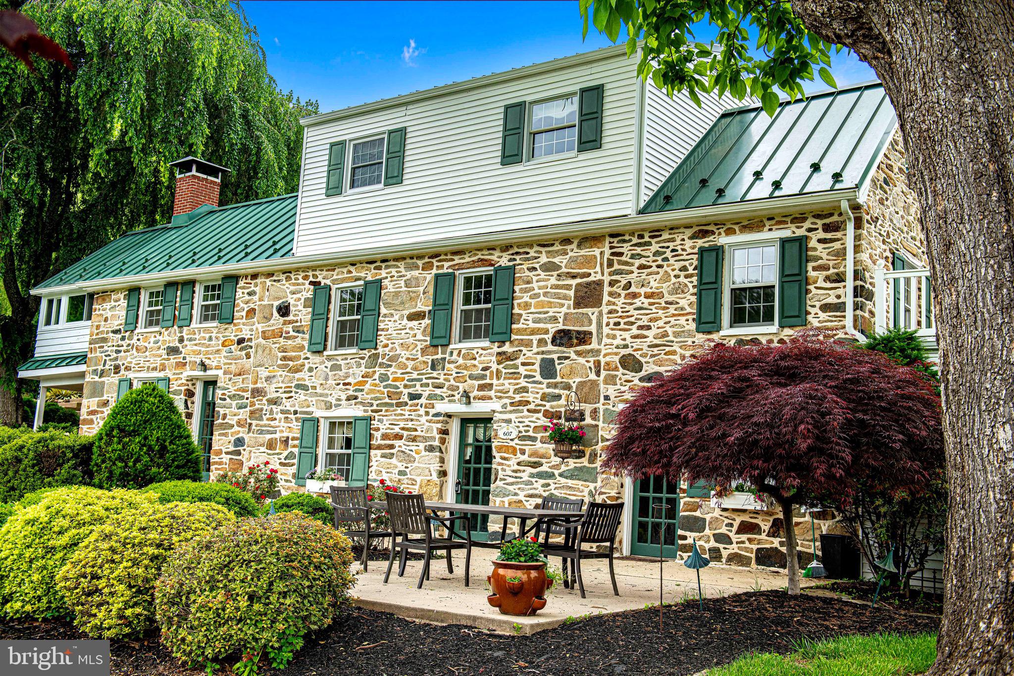 607 E WHEEL ROAD