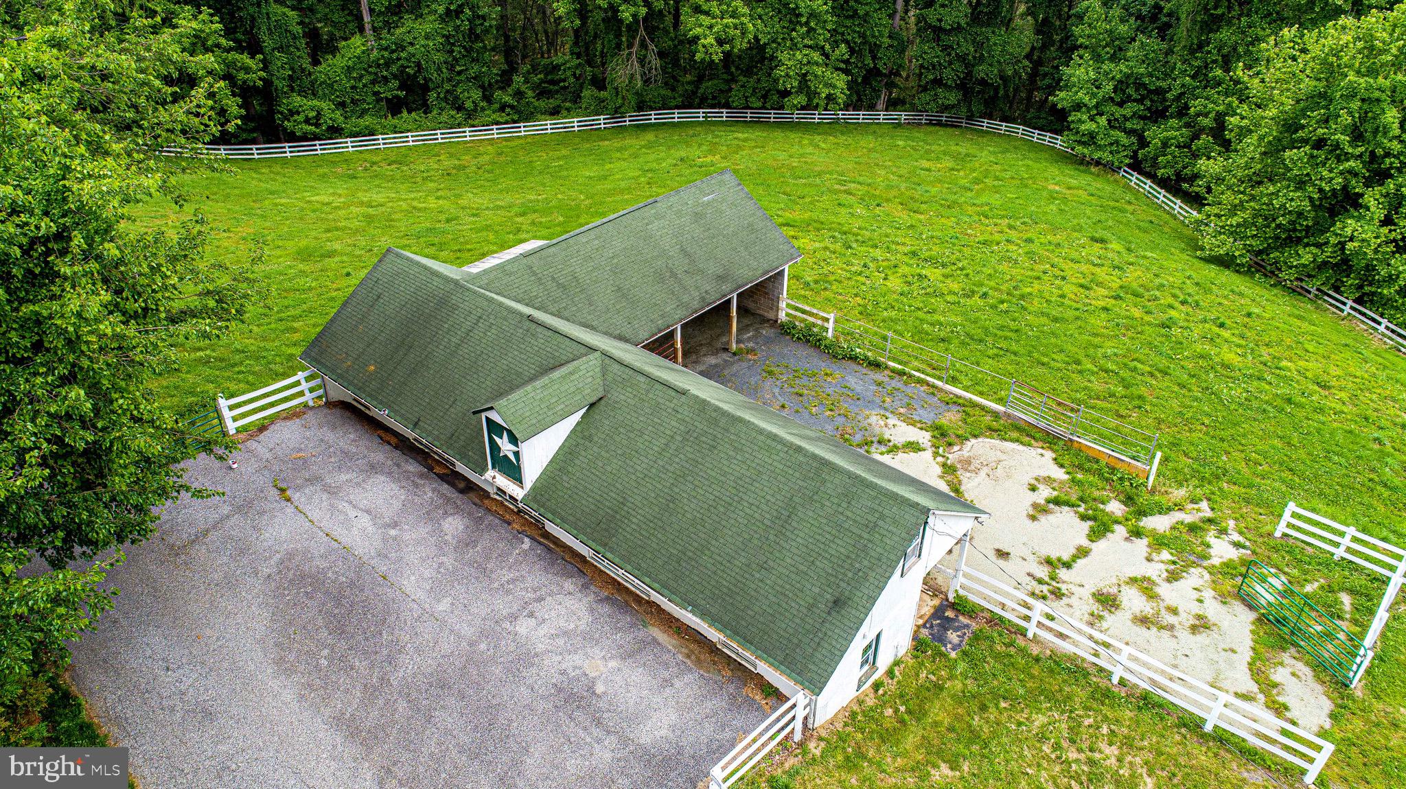 607 E WHEEL ROAD