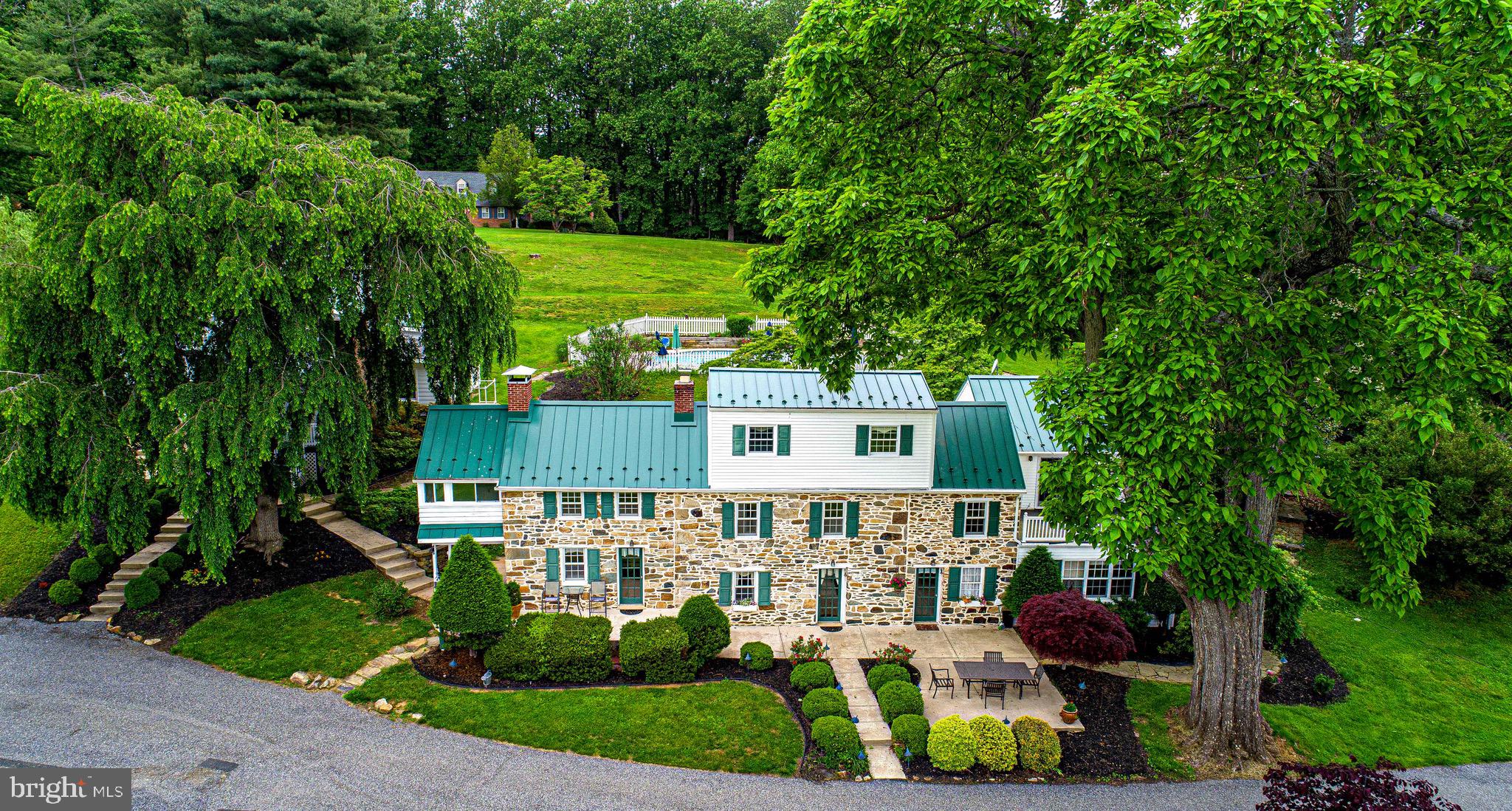 607 E WHEEL ROAD