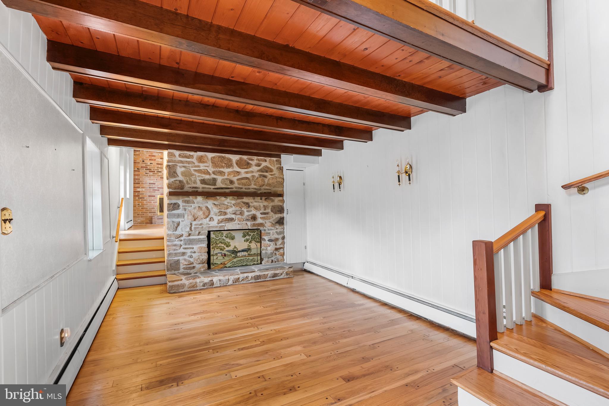 607 E WHEEL ROAD