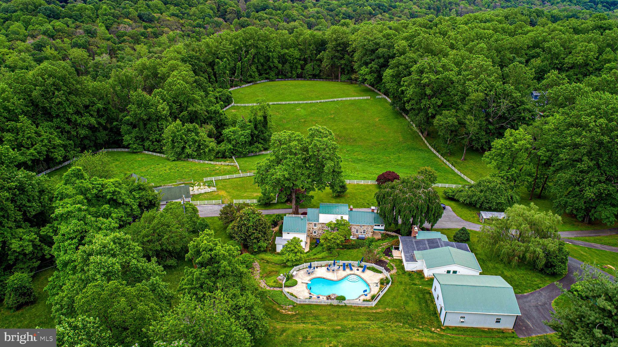 607 E WHEEL ROAD