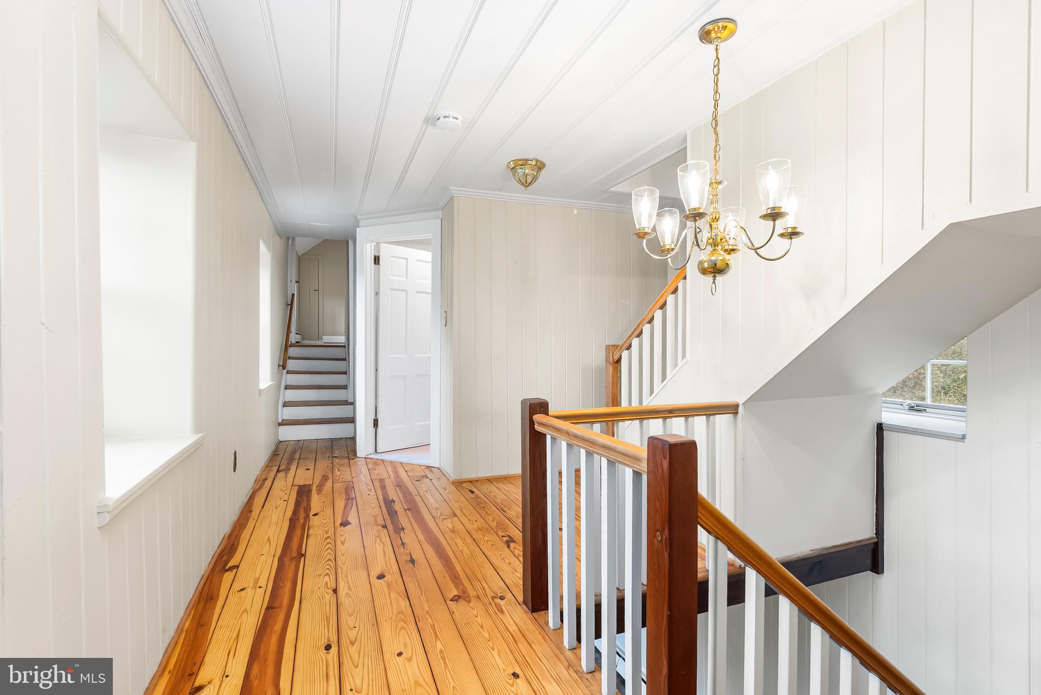 607 E WHEEL ROAD