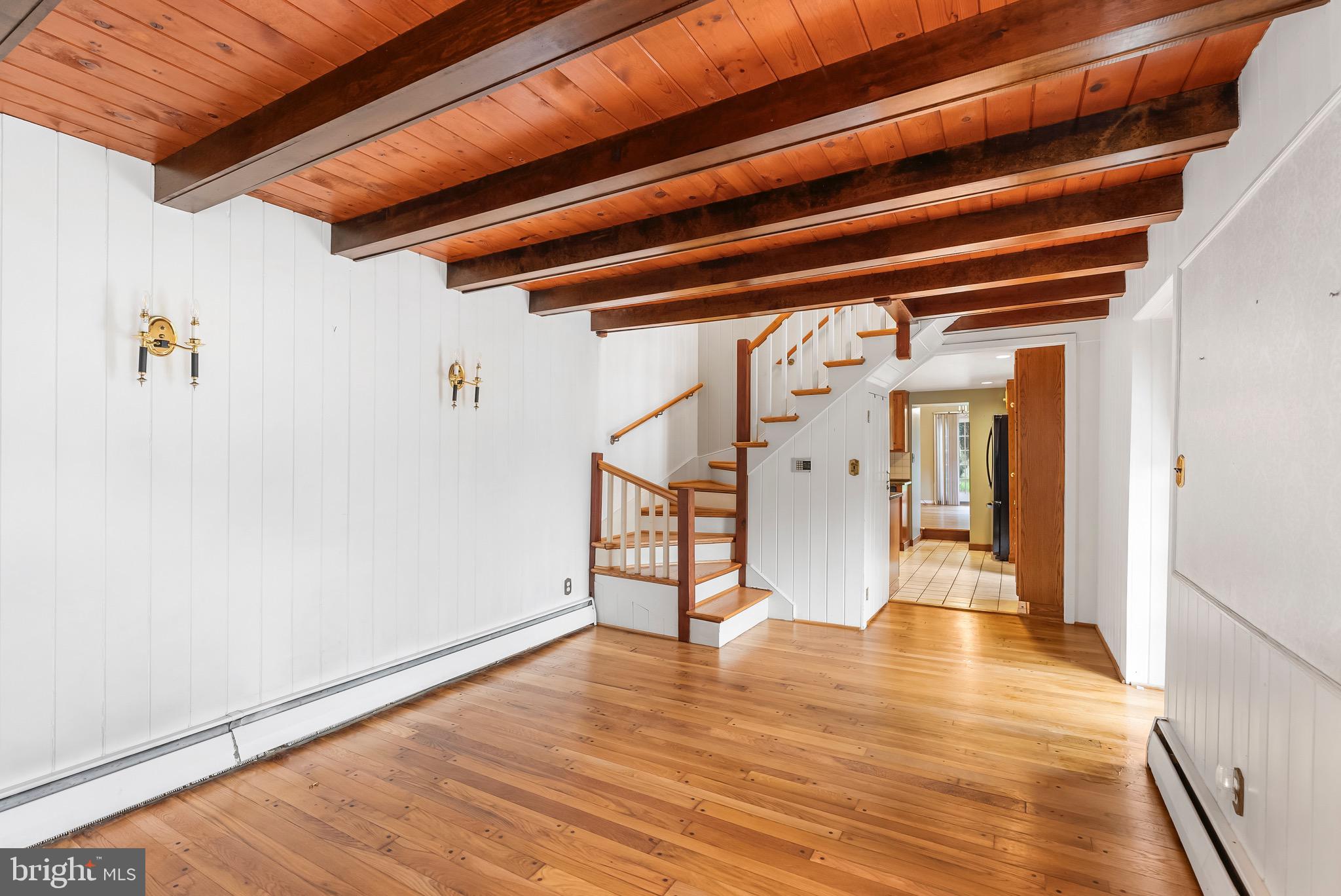 607 E WHEEL ROAD