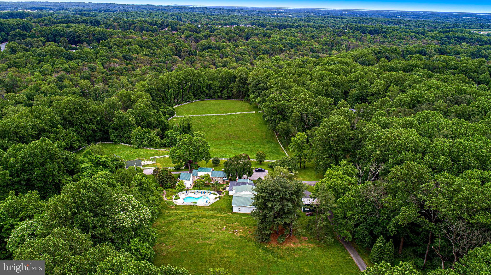 607 E WHEEL ROAD