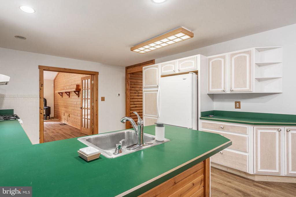 82 Ely Ave